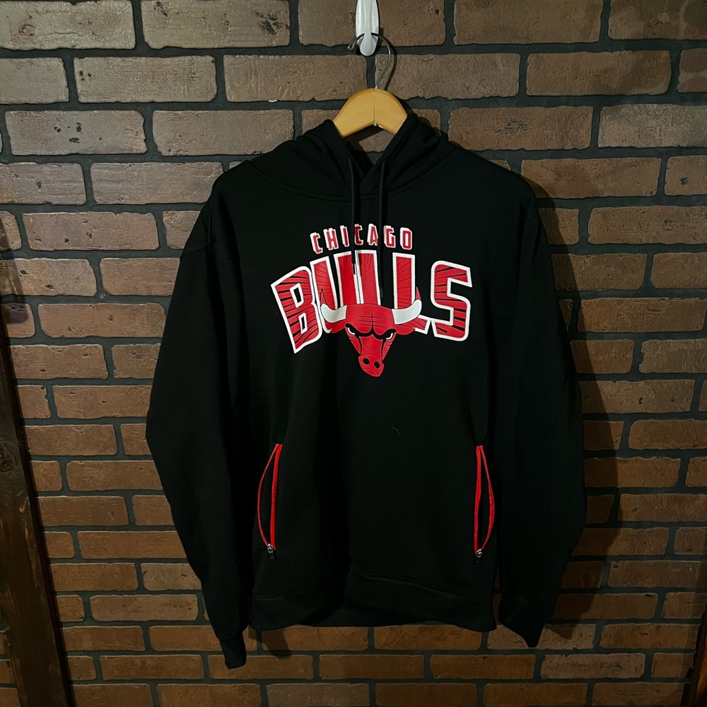 NBA XL Black and Red Chicago Bulls Hoodie